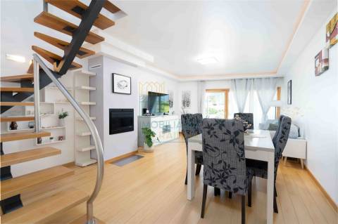 Moradia T3 em Condomínio Privado na Praia da Areia Branca