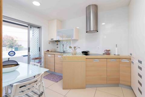 Moradia T3 em Condomínio Privado na Praia da Areia Branca