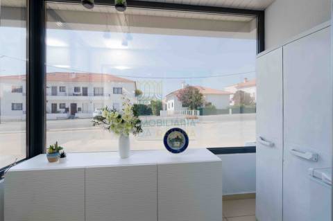 Moradia T3 em Condomínio Privado na Praia da Areia Branca