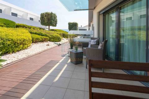 Moradia T3 em Condomínio Privado na Praia da Areia Branca