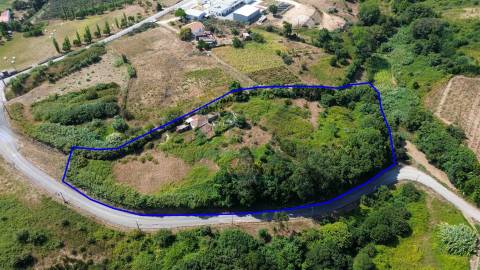 Casa para Recuperar com Terreno – Cela Nova, Alcobaça