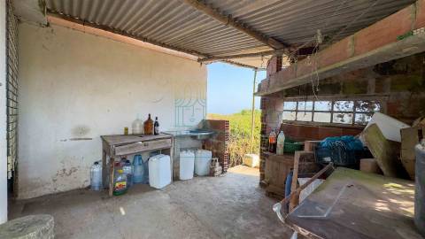 Casa para Recuperar com Terreno – Cela Nova, Alcobaça