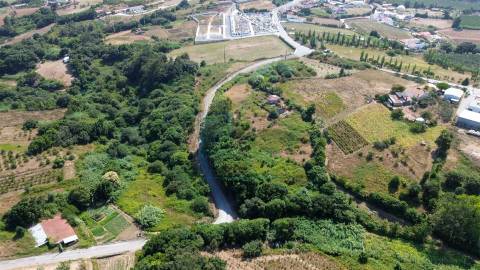 Casa para Recuperar com Terreno – Cela Nova, Alcobaça