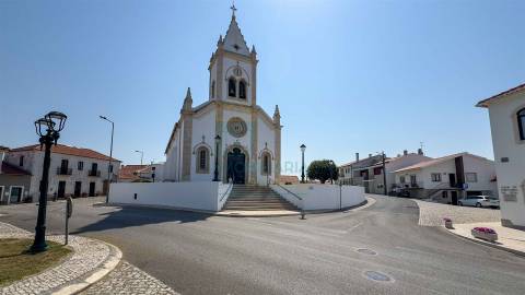 Casa para Recuperar com Terreno – Cela Nova, Alcobaça
