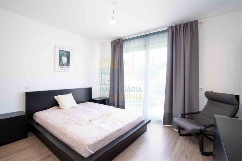 Moradia T4 com Piscina, Jacuzzi e Espaço Exterior em Caldas da Rainha