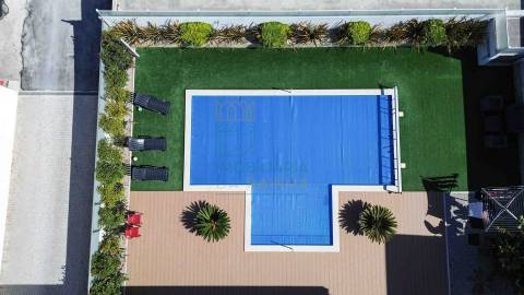 Moradia T4 com Piscina e Espaço Exterior em Caldas da Rainha