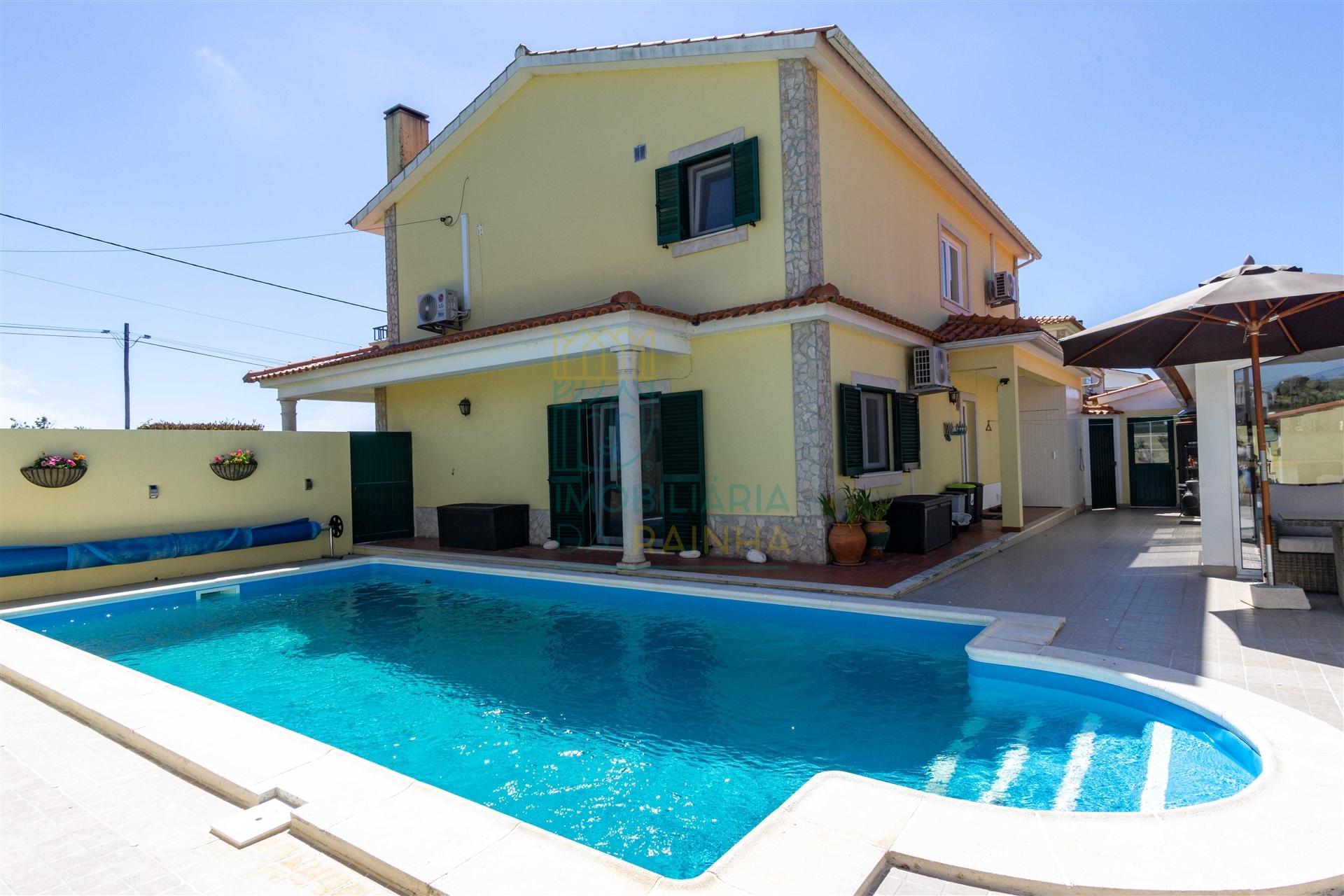 Moradia T4 com Piscina no Reguengo da Parada