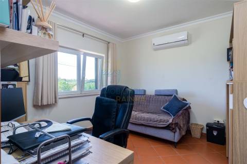 Moradia T4 com Piscina no Reguengo da Parada