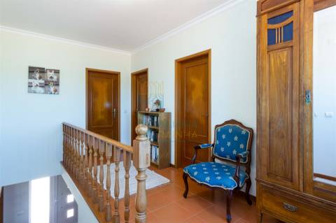 Moradia T4 com Piscina no Reguengo da Parada