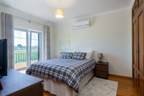 Moradia T4 com Piscina no Reguengo da Parada