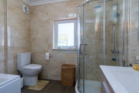 Moradia T4 com Piscina no Reguengo da Parada