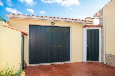 Moradia T4 com Piscina no Reguengo da Parada