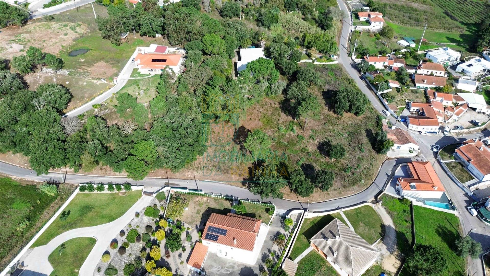 Terreno com vista sobre o campo em Salir de Matos