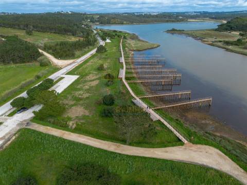 Terreno com vista sobre o campo em Salir de Matos