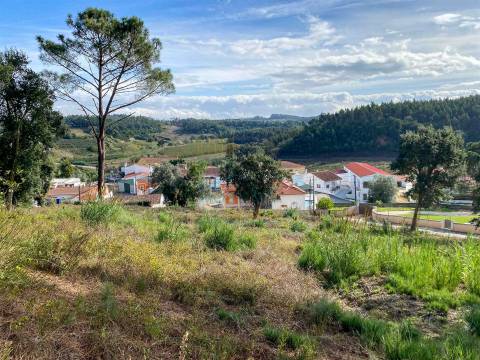 Terreno com vista sobre o campo em Salir de Matos