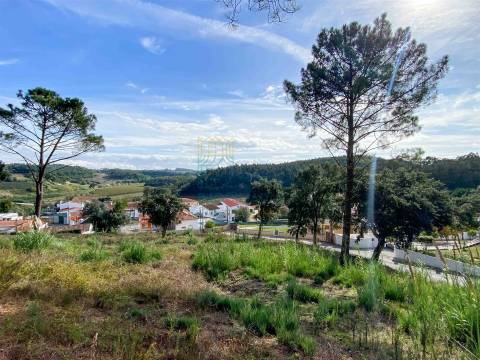 Terreno com vista sobre o campo em Salir de Matos