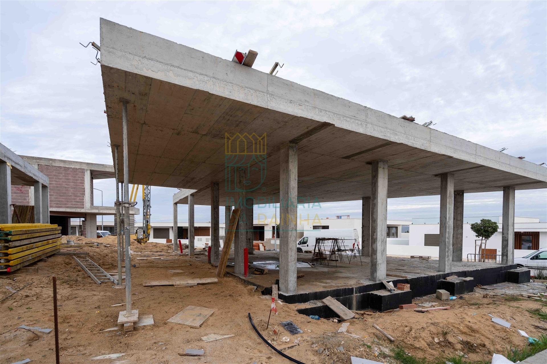 Moradia T2 em Salir do Porto – Conforto, Modernidade e Proximidade ao Mar