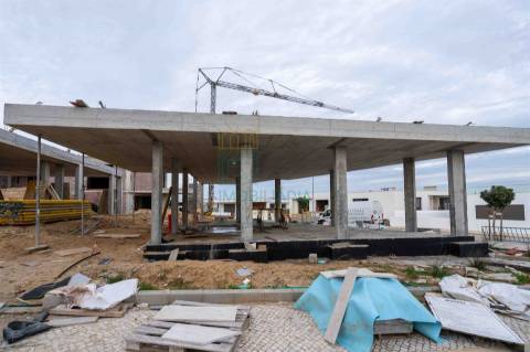 Moradia T2 em Salir do Porto – Conforto, Modernidade e Proximidade ao Mar