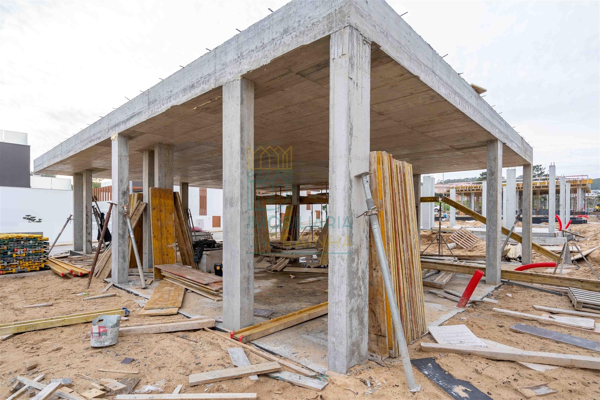 Moradia T3 com piscina em Salir do Porto