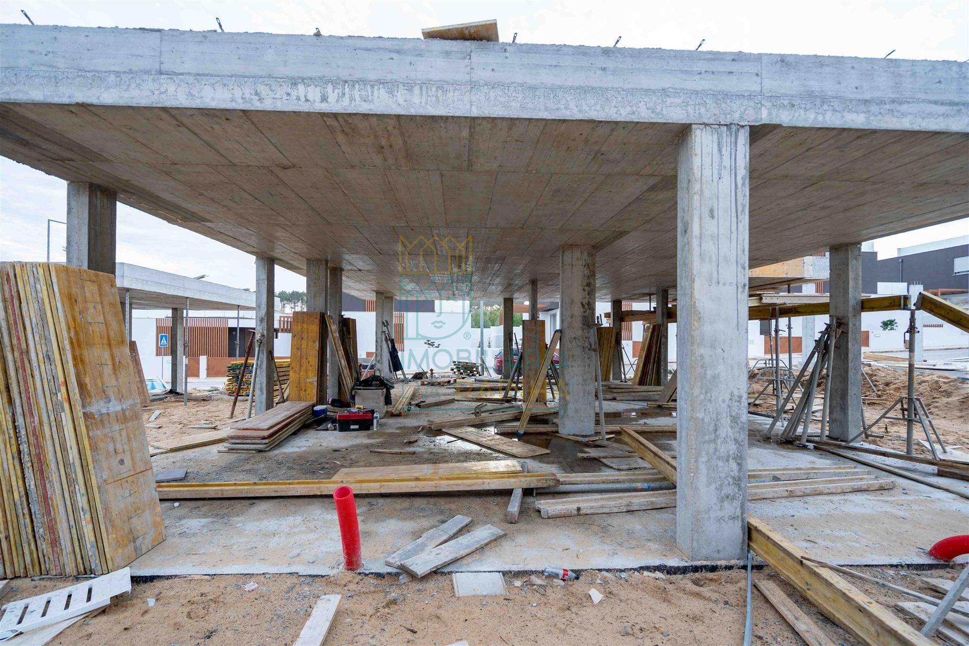 Moradia T3 com piscina em Salir do Porto