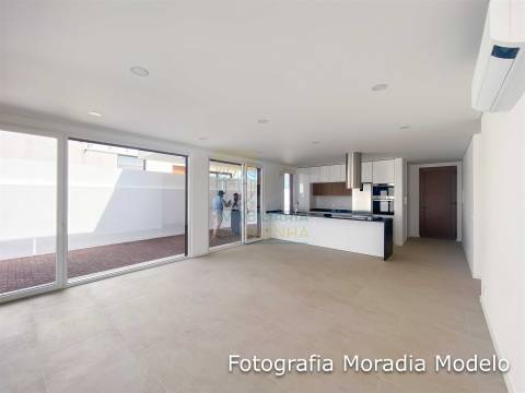 Moradia T3 com piscina em Salir do Porto