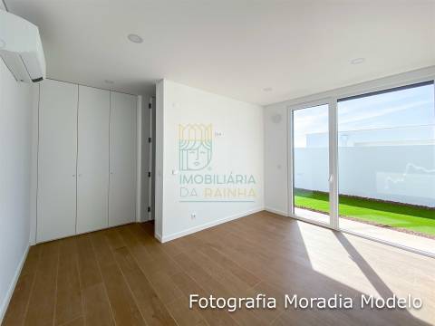 Moradia T3 com piscina em Salir do Porto