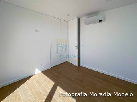 Moradia T3 com piscina em Salir do Porto
