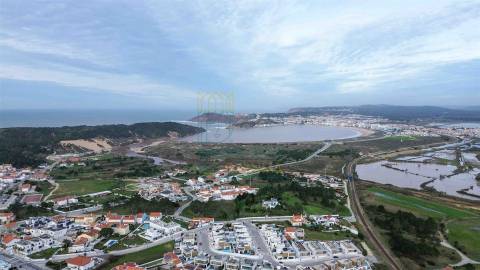 Moradia T3 com piscina em Salir do Porto