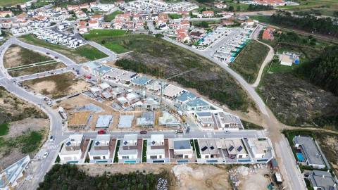 Moradia T3 com piscina em Salir do Porto