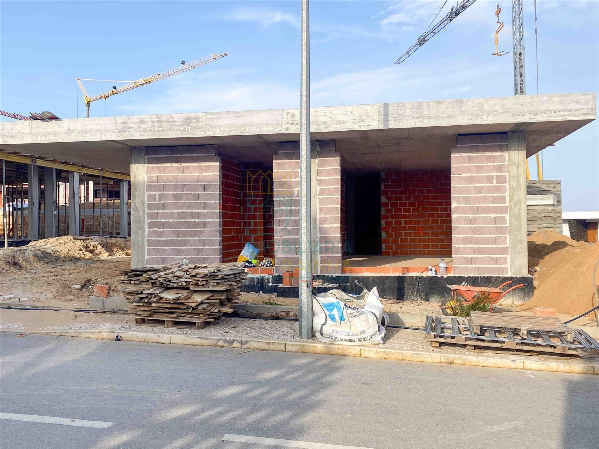 Moradia T3 com piscina em Salir do Porto