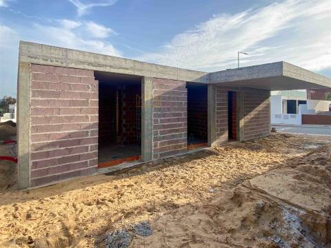 Moradia T3 com piscina em Salir do Porto