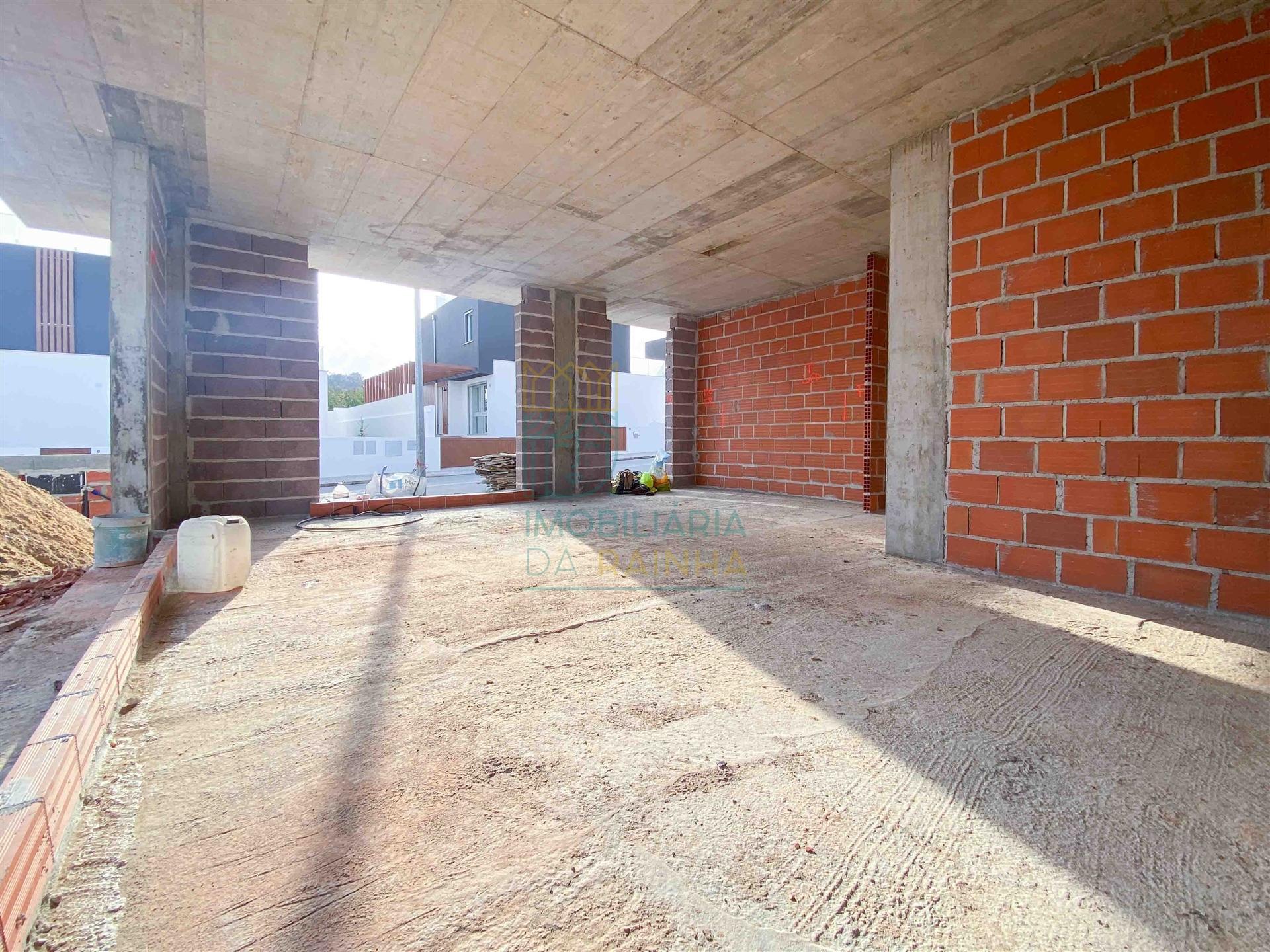 Moradia T3 com piscina em Salir do Porto