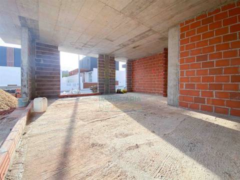 Moradia T3 com piscina em Salir do Porto