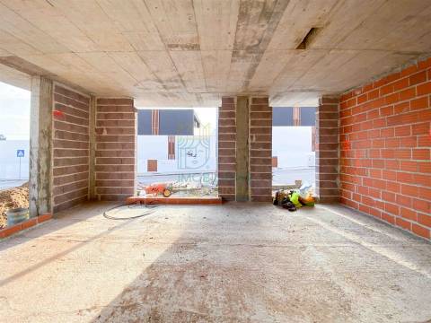 Moradia T3 com piscina em Salir do Porto