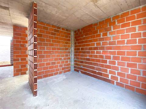 Moradia T3 com piscina em Salir do Porto