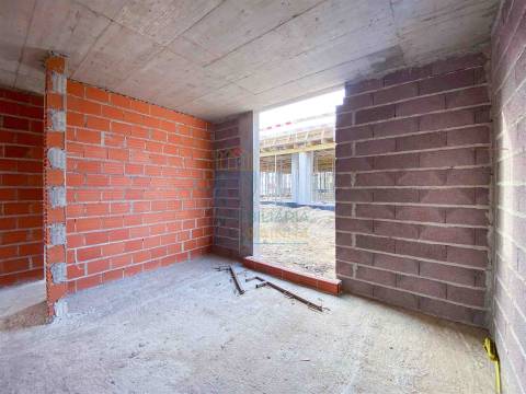 Moradia T3 com piscina em Salir do Porto