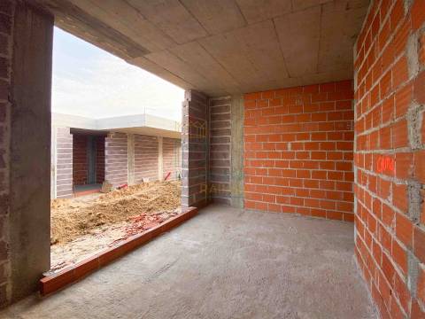 Moradia T3 com piscina em Salir do Porto