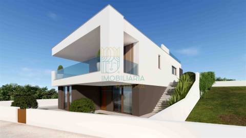 Moradias T3 com Piscina e Garagem em Salir do Porto