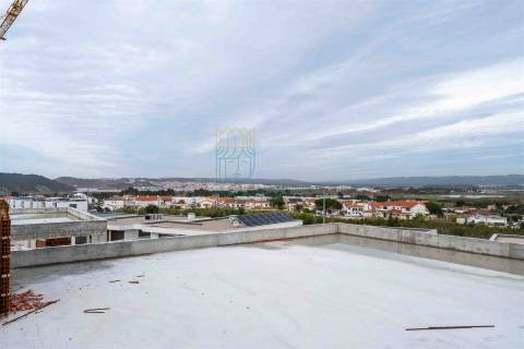 Moradias T3 com Piscina e Garagem em Salir do Porto