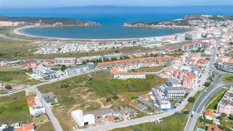 Moradias T3 com Piscina e Garagem em Salir do Porto