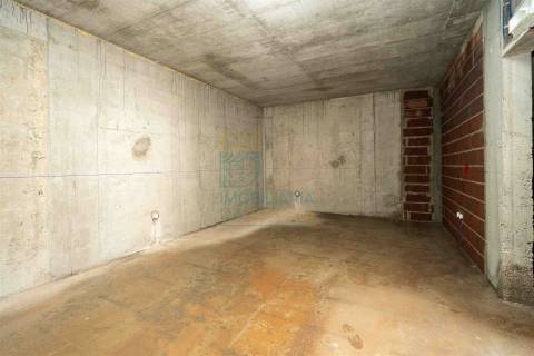 Moradia T3 com Piscina e Garagem em Salir do Porto