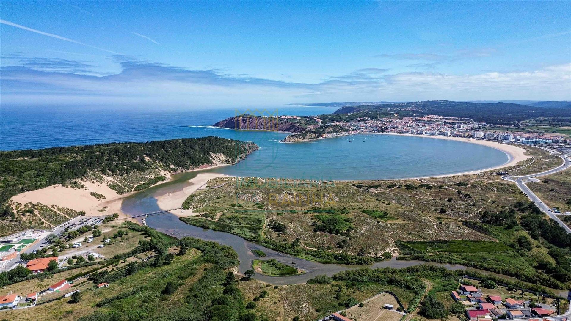 Moradia T3 com Piscina e Garagem em Salir do Porto