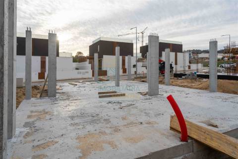 Moradia T3 Moderna com Piscina | Salir do Porto