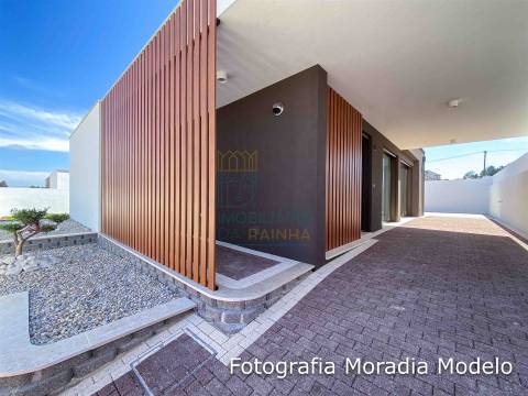 Moradia T3 Moderna com Piscina | Salir do Porto