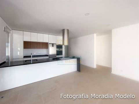 Moradia T3 com Piscina em Salir do Porto