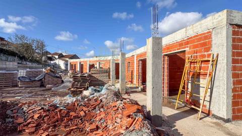 Moradia Térrea T3 com Piscina e Garagem | Lote 1.200 m² | Próxima de Caldas da Rainha