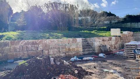 Moradia Térrea T3 com Piscina e Garagem | Lote 1.200 m² | Próxima de Caldas da Rainha