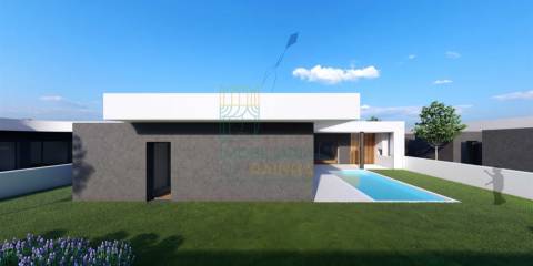 Moradia Térrea de Arquitetura Contemporânea com Piscina