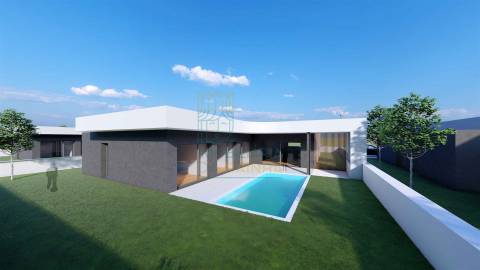 Moradia Térrea de Arquitetura Contemporânea com Piscina