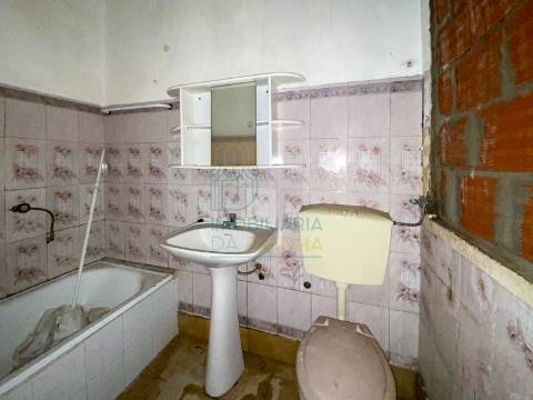 Conjunto de 3 Moradias para Recuperar em Caldas da Rainha